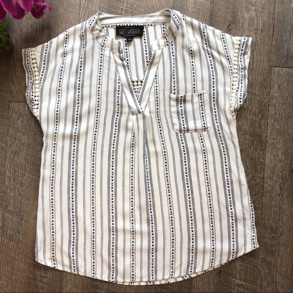 NWOT Sweet Wanderer Short Sleeve Top